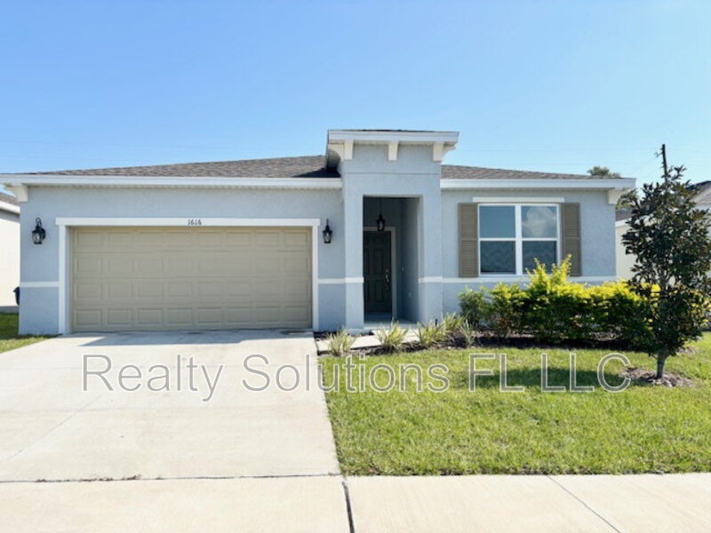 Mascotte House: 1616 Blue Lagoon Circle