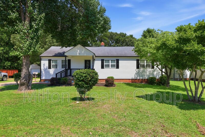 Erwin House: 301 N 9th Street