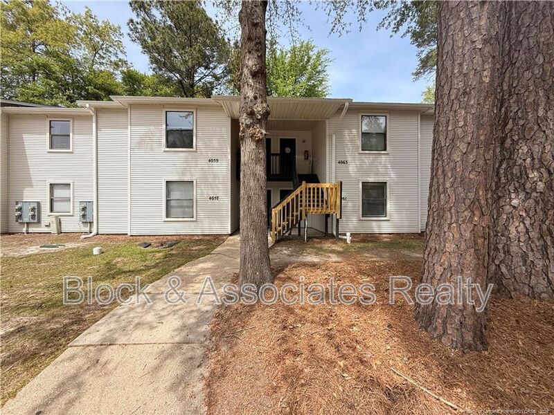 Hope Mills House: 4061 Professional Dr