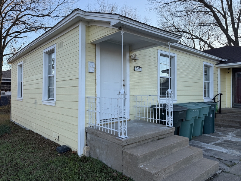 Sherman House: 620 North Walnut Street