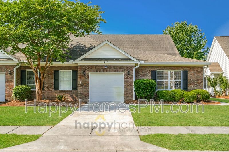 Charleston House: 231 Xavier Street