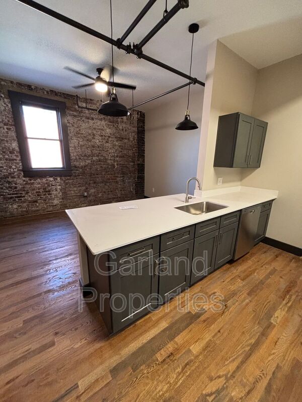 Pulaski Condo: 34 1st St NE