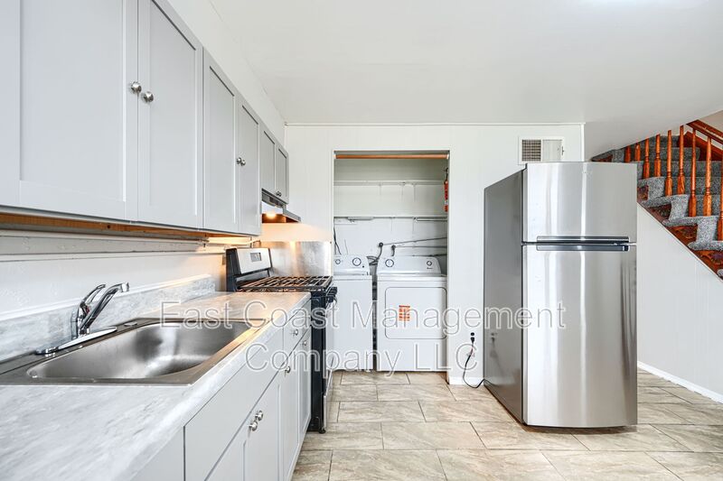 Halethorpe House: 431 Caledonia Ave