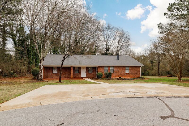 Athens House: 110 Upland Ct