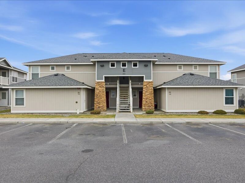 Pasco Condo: 6405 Chapel Hill E101