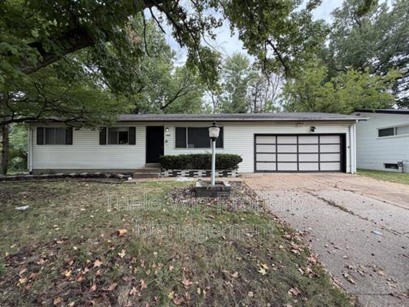 SAINT LOUIS House: 1439 WIDEFIELDS LN