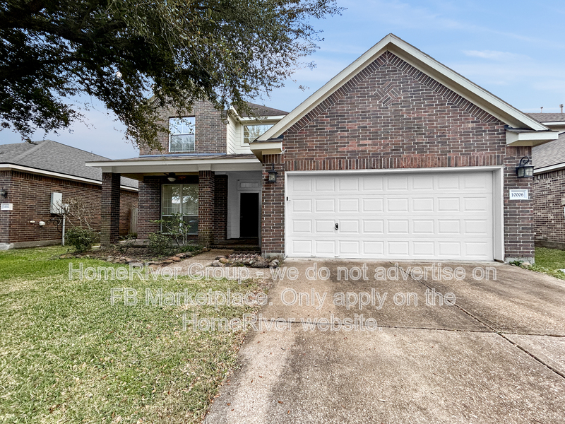Baytown House: 10006 Wood Leaf Ct