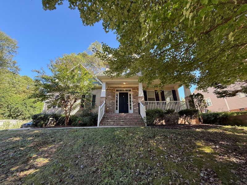 Raleigh House: 3204 Plaza Place