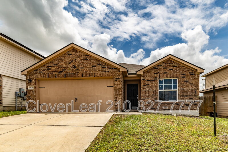 Von Ormy House: 15266 Snug Harbor Way