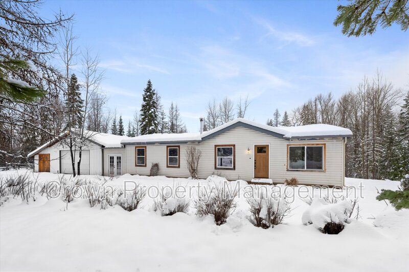 Whitefish House: 2520 East Edgewood Drive