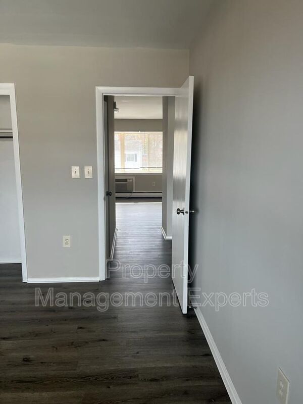 Alexandria House: 2330-Glendale Terrace -C2