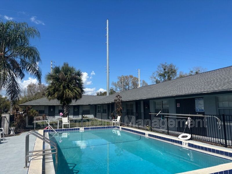 Saint Cloud House: 1031 Columbia Avenue