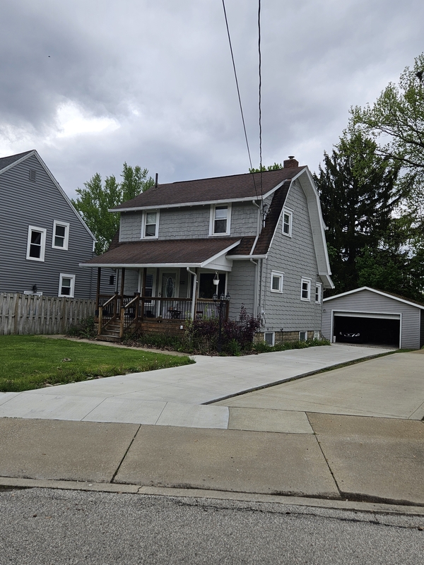 Cuyahoga Falls House: 2810 Northland Street