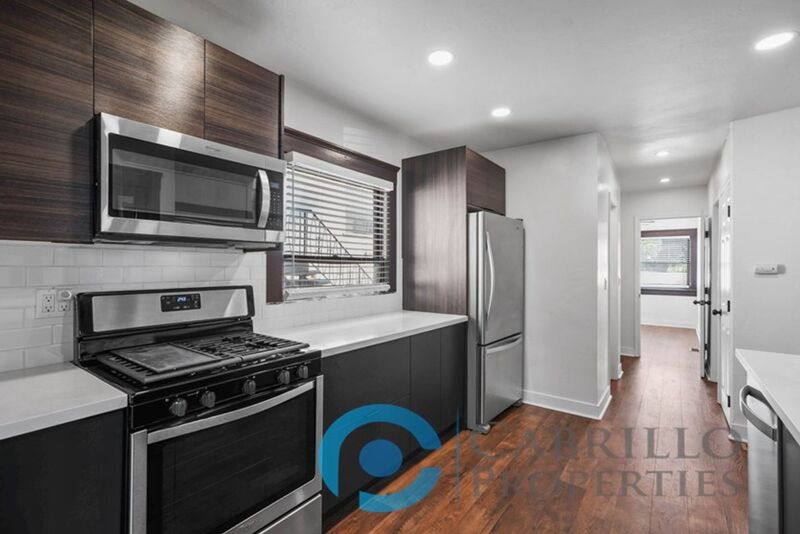 San Diego Condo: 2205-9 Broadway