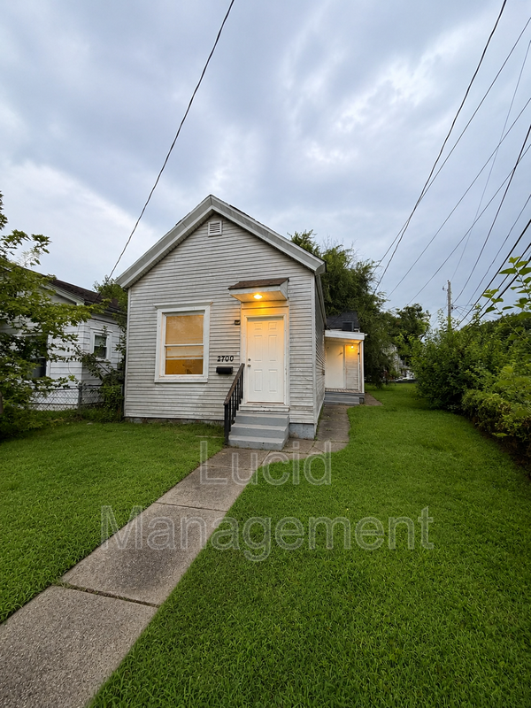 Louisville House: 2700 Montana Ave - 1
