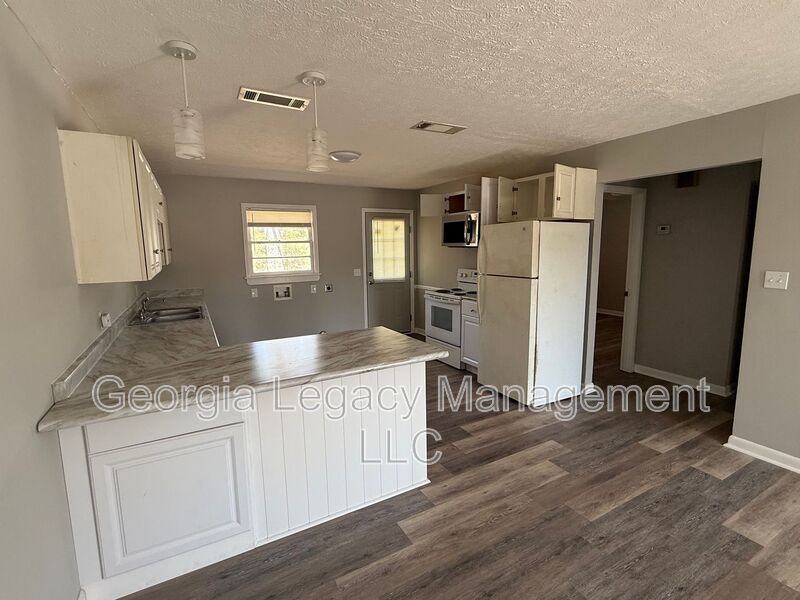 Royston House: 468 Taylor Street