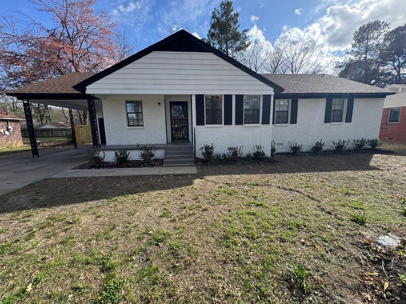 Memphis House: 1961 Croydon Ave