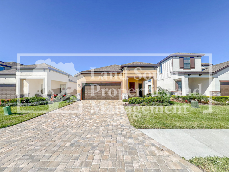 Lakeland House: 3413 Cup Drive