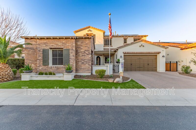San Tan Valley House: 1636 E Sattoo Wy