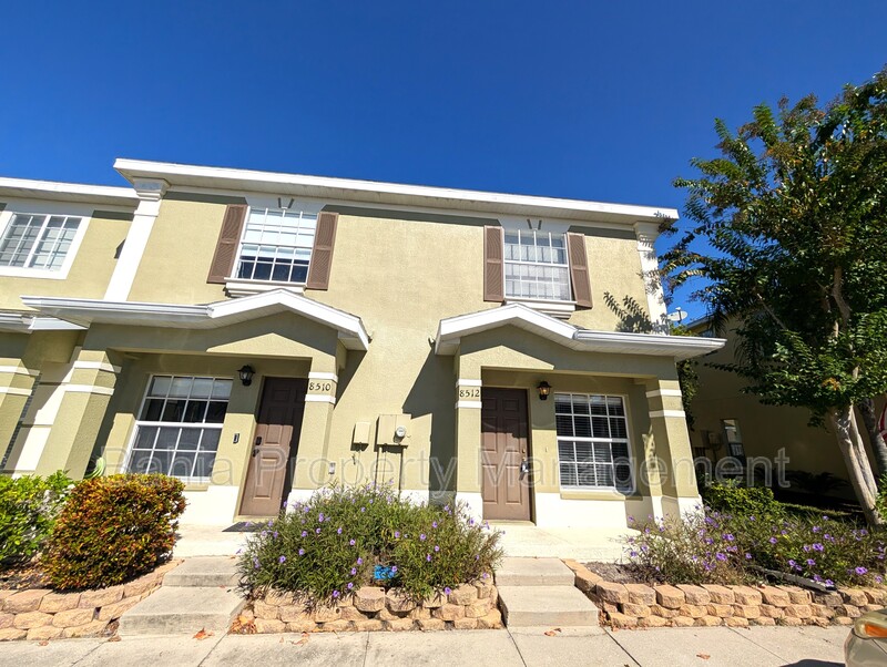 Tampa Townhome: 8512 Gablebend Way