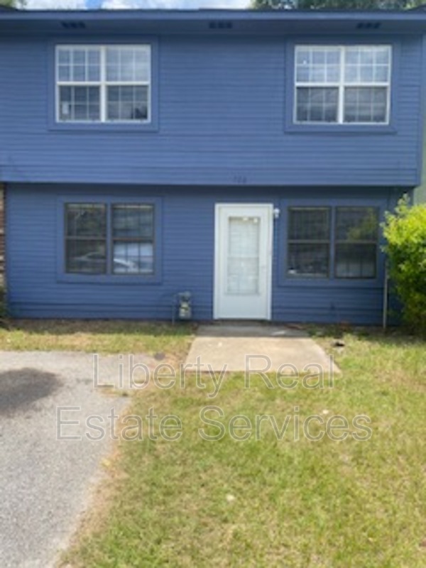 Hinesville Condo: 728 Elaine St