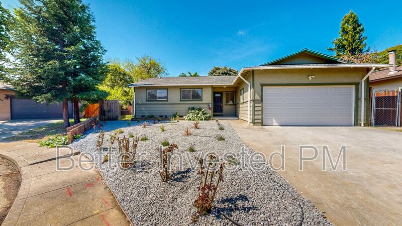 Ukiah House: 570 Pomo Dr