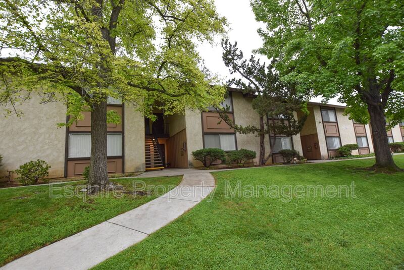 THOUSAND OAKS Condo: 1920 LOS FELIZ DRIVE