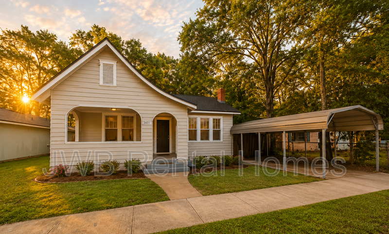 Jacksonville House: 6601 Sunset Dr
