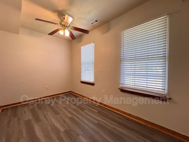 Charming 2-Bedroom Duplex in Portsmouth *ASK ABOUT OUR ZERO DEPOSIT* - Photo 21