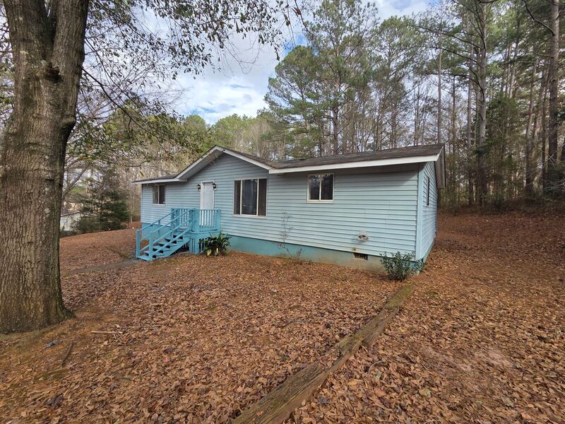 LaGrange House: 20 Hill Rd