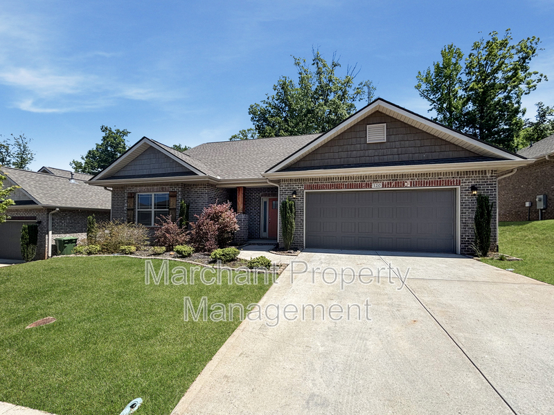 Greenville House: 120 Starlight Drive