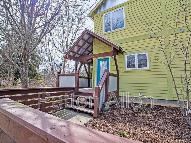 Asheville House: 23 State St