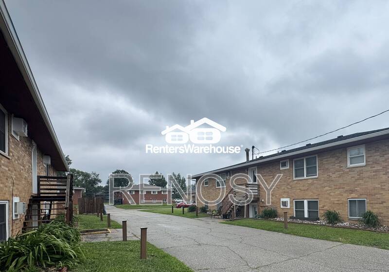 Ankeny Condo: 114 NW College Ave