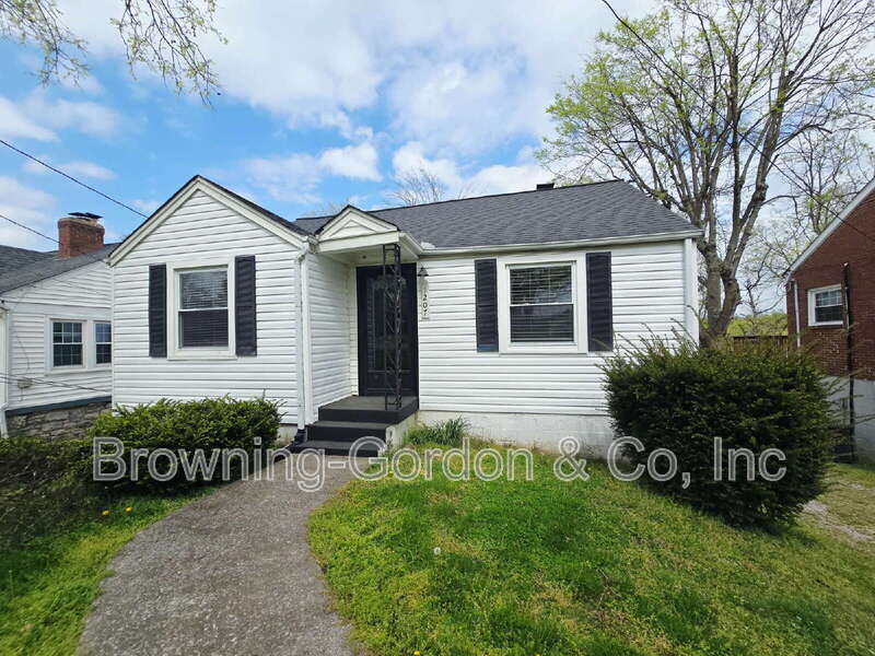 Nashville House: 1207 Sunnymeade Drive