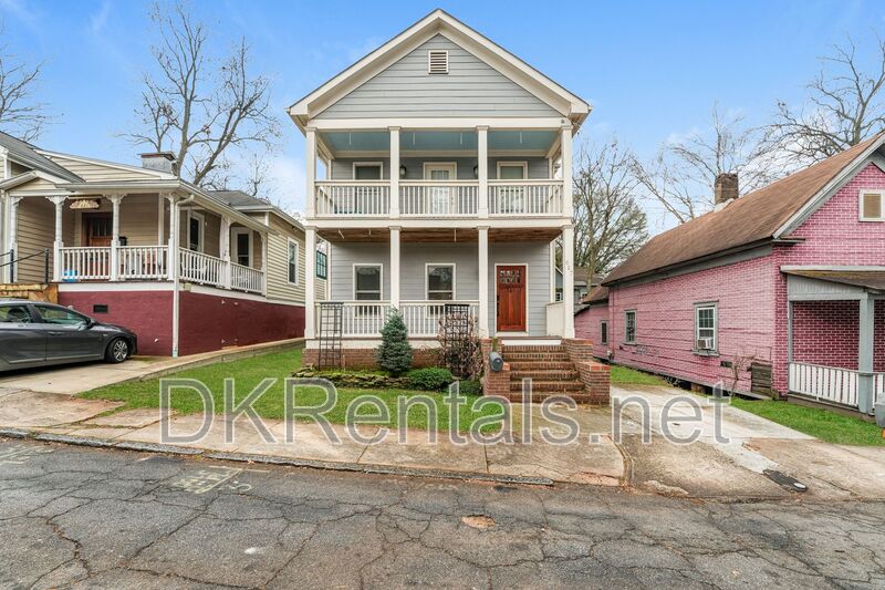 Atlanta House: 617 McDonald Street SE