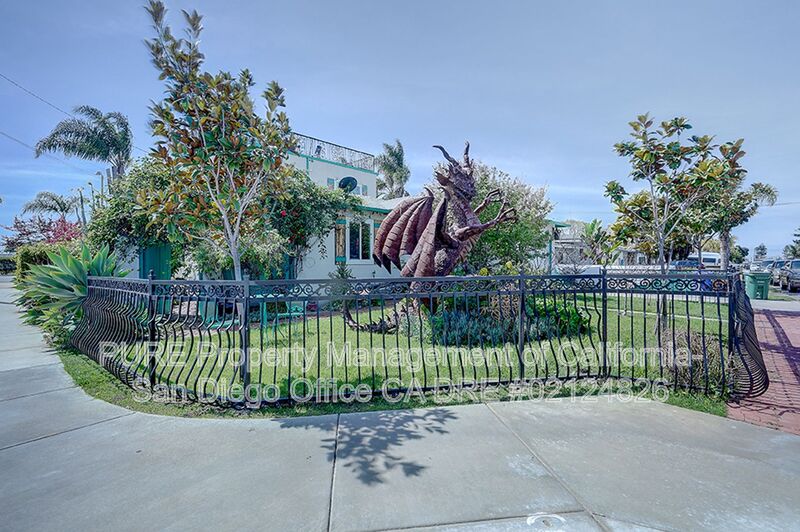 Imperial Beach House: 411 Citrus Avenue