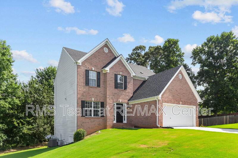 Lawrenceville House: 1616 Amhearst Oaks Ct