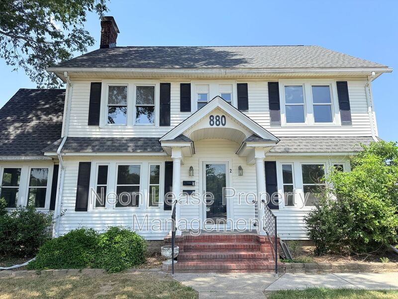 Dover Condo: 880 South State Street