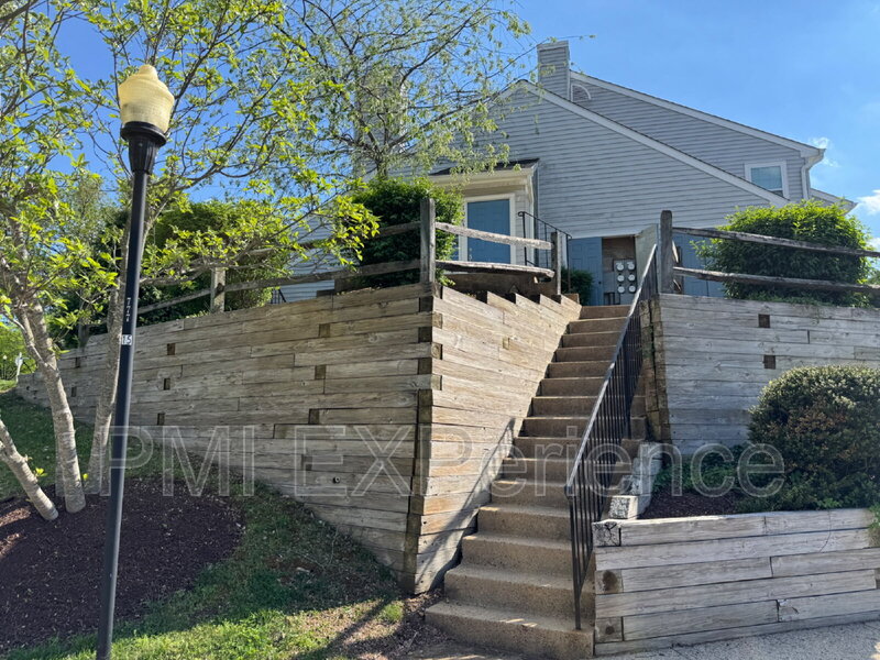 Fort Washington Condo: 1023 Spring Valley Court