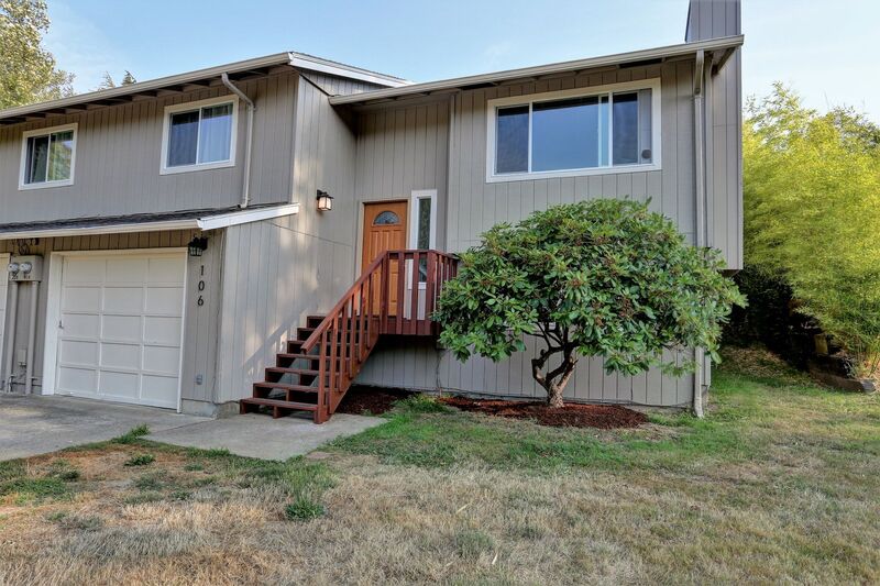 Longview House: 106 W Beacon Hill Drive