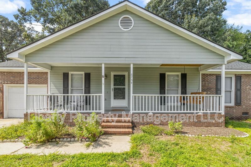 Fayetteville House: 6754 Cedar Chest Ct