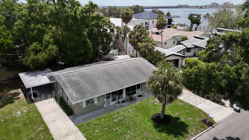 Palmetto Condo: 214 15th Avenue West