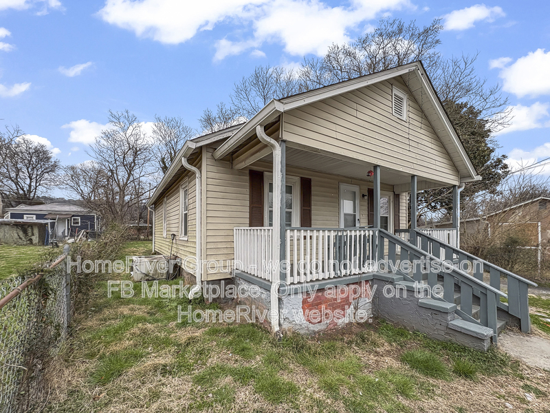 Chattanooga House: 1310 Roanoke Ave