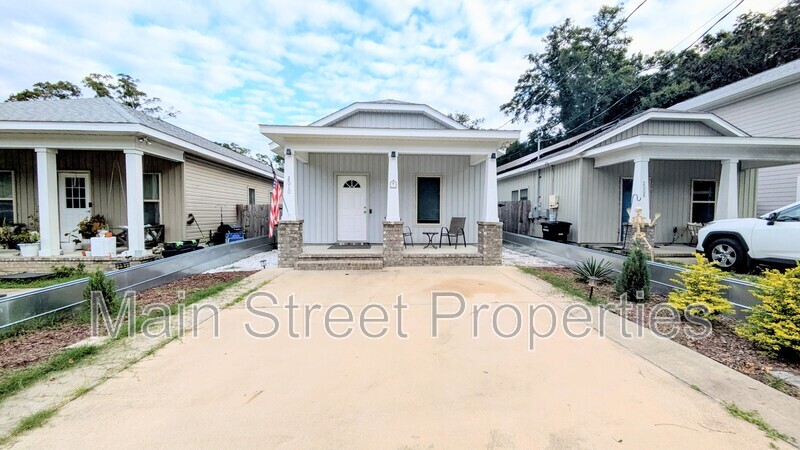 Pensacola House: 2010 West Gregory Street