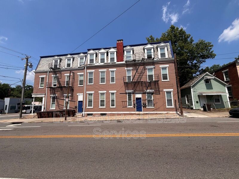 Cincinnati House: 4200 Colerain Avenue