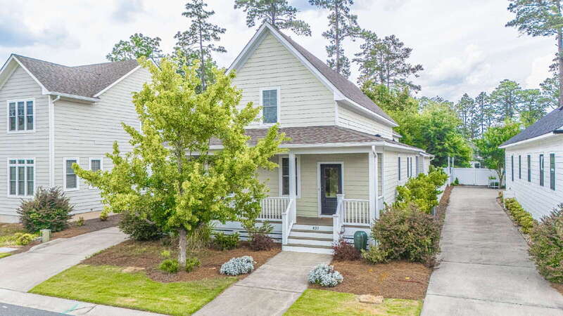 Southern Pines House: 420 Manning Square