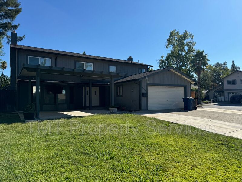 Citrus Heights House: 6931 Cobblestone Way