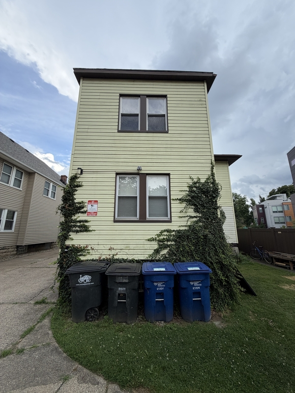 Lakewood Condo: 18826 Sloane Avenue - Upstairs
