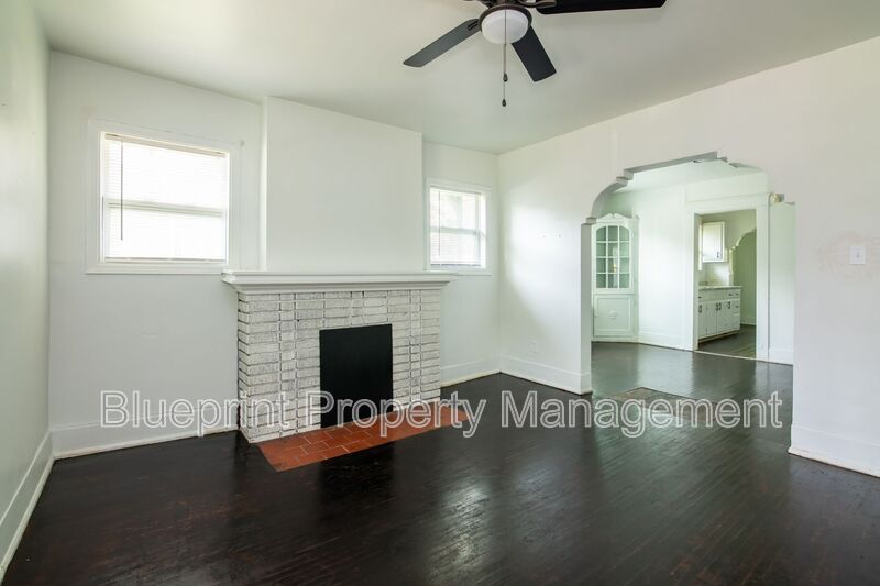 Birmingham House: 4929 Avenue R