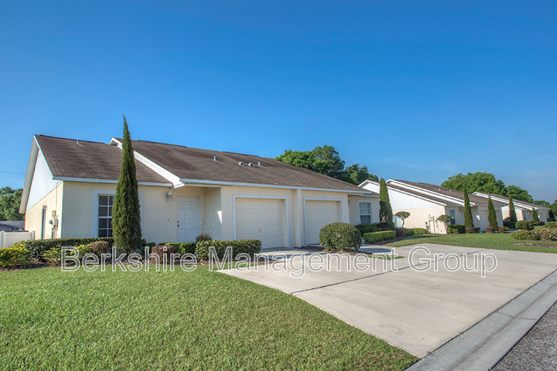 Lakeland Townhome: 1106 Brooke Meadow Dr
